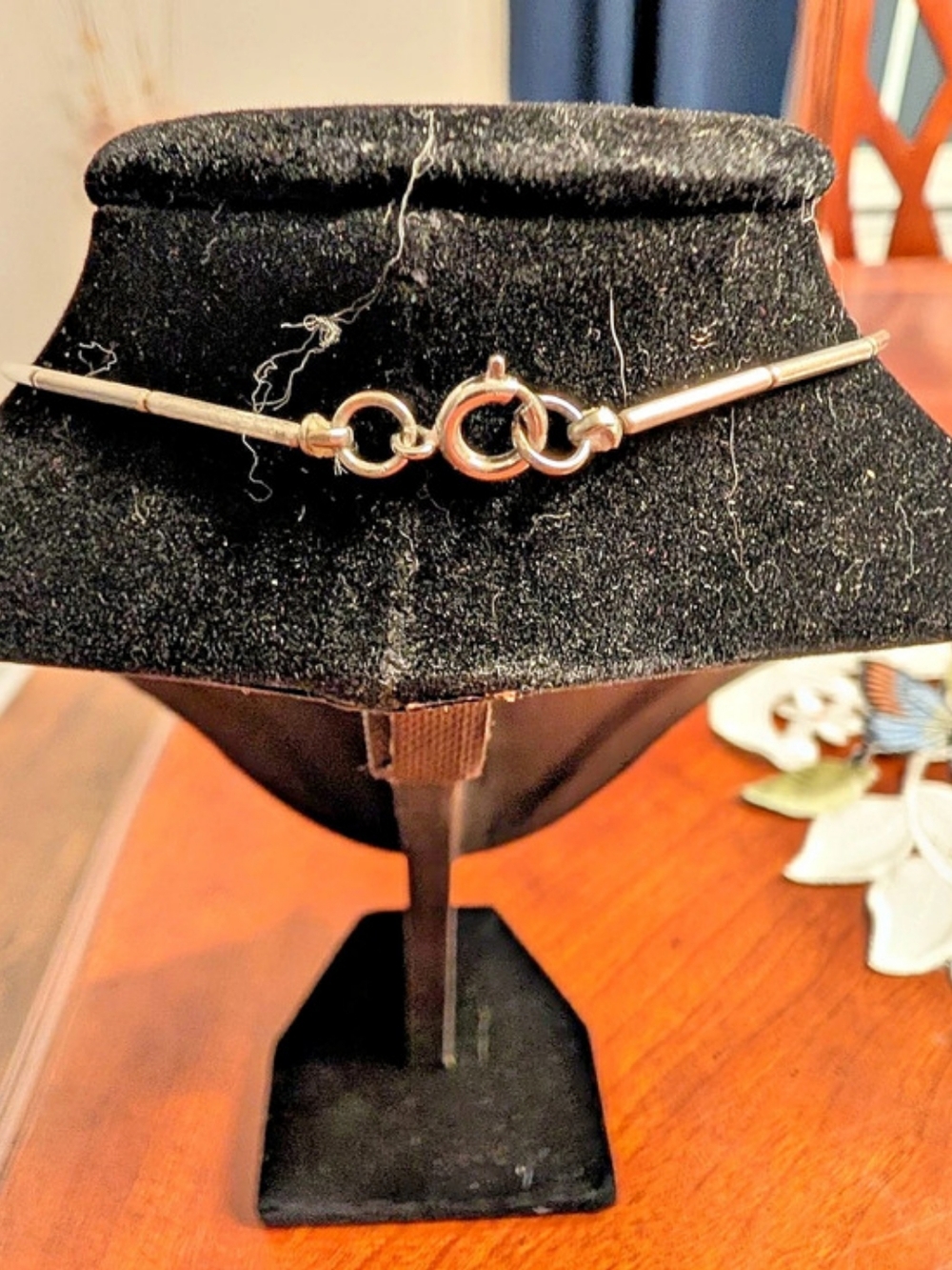 14 Inch Shell Pendant Necklace - Picture 4 of 9